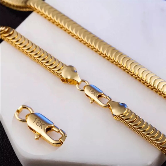Jewelry - New 18k Gold Finish Chain Necklace